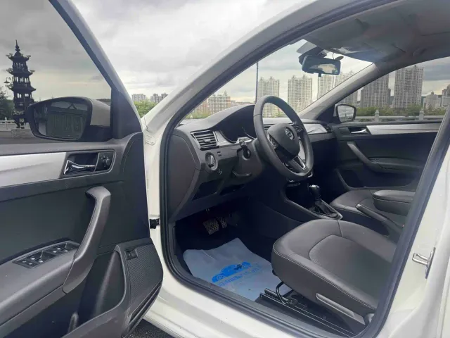 Skoda Rapid — Фото автомобиля 7