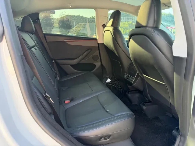 Tesla Model Y — Фото автомобиля 7
