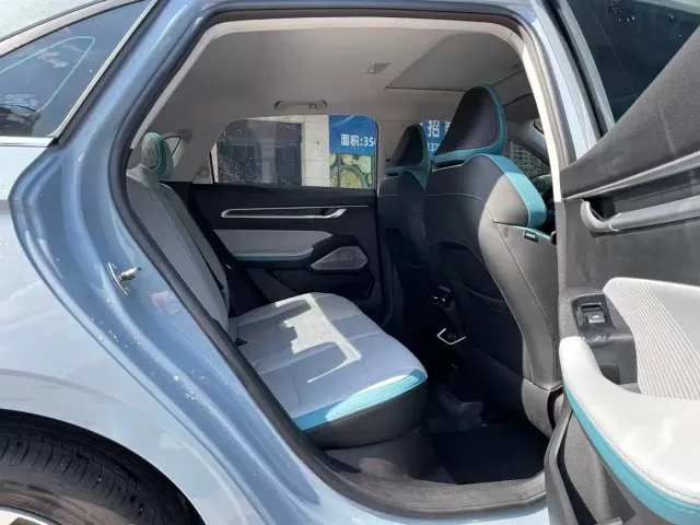 Geely Emgrand — Фото автомобиля 10