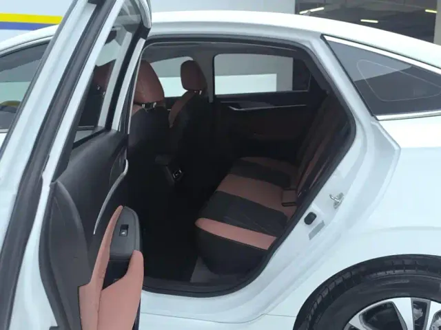 Changan Eado — Фото автомобиля 11