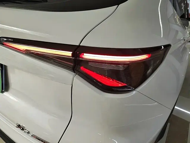Changan X5 Plus — Фото автомобиля 7