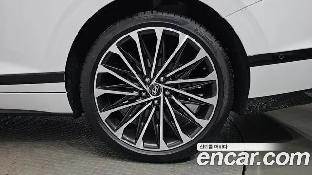 Hyundai Grandeur GN7 — Фото автомобиля 6