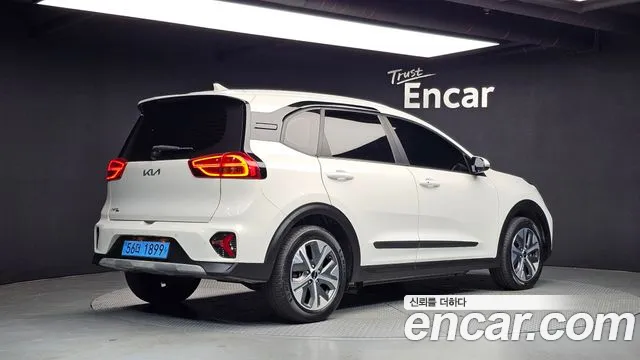 Kia Niro — Фото автомобиля 2