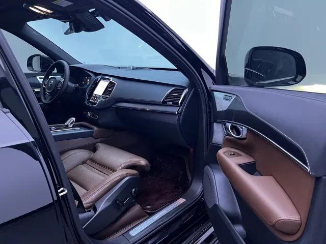 Volvo XC90 — Фото автомобиля 19