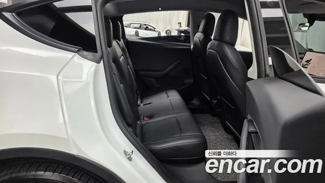 Фотография автомобиля — Tesla Model Y