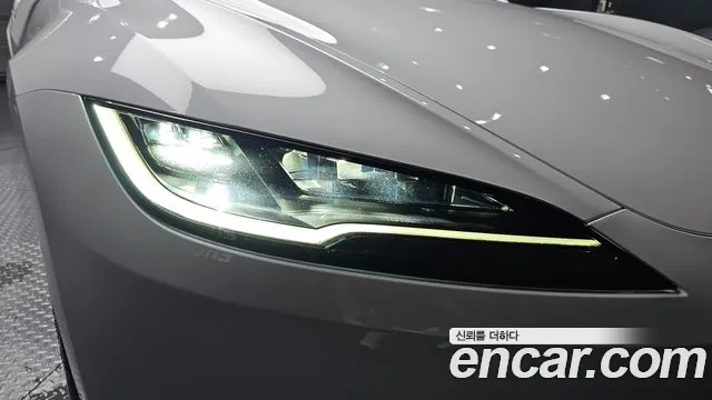 Tesla Model 3 — Фото автомобиля 22