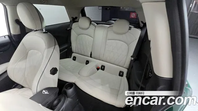 Mini Cooper — Фото автомобиля 12