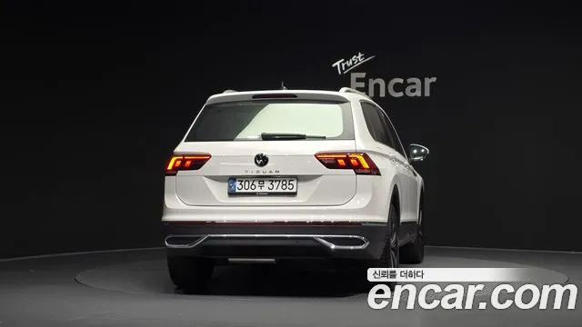 Volkswagen Tiguan — Фото автомобиля 4