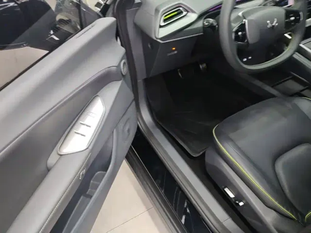Arcfox Alpha S5 — Фото автомобиля 15