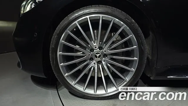Mercedes-Benz S-Class — Фото автомобиля 5