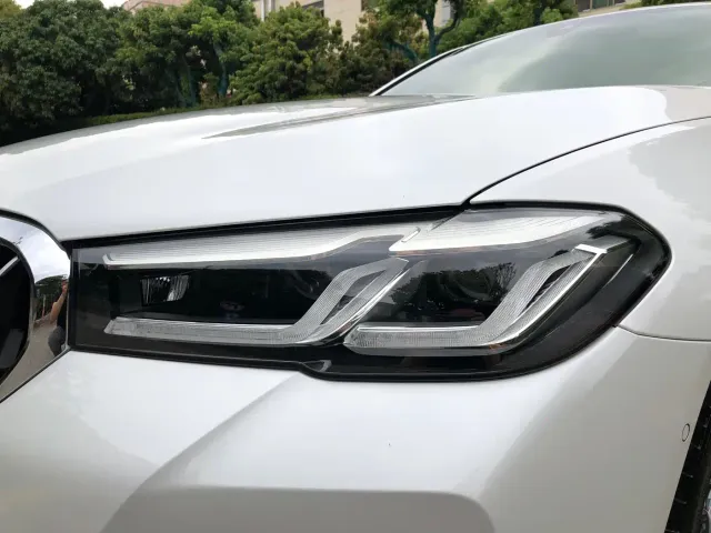 BMW 5 Series — Фото автомобиля 22