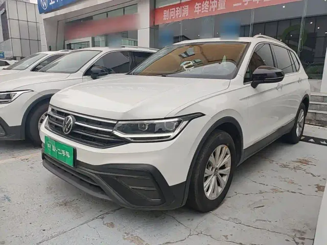 Фотография автомобиля — Volkswagen Tiguan L