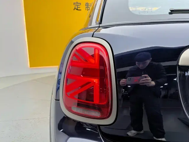 MINI Hatch — Фото автомобиля 3