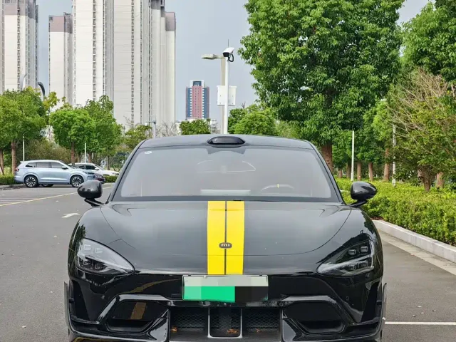 Xiaomi SU7 Ultra — Фото автомобиля 2