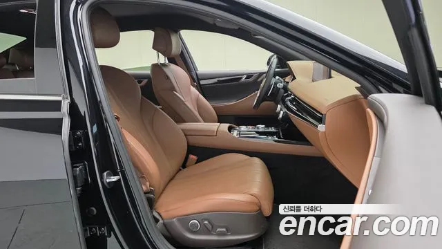 Genesis G80 Бензин 2.5 турбо AWD — Фото автомобиля 11
