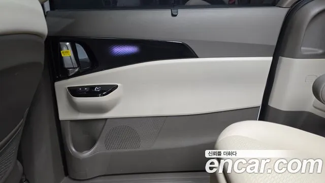 Kia Canival Carnival 4 поколение Дизель 7 мест Signature — Фото автомобиля 23