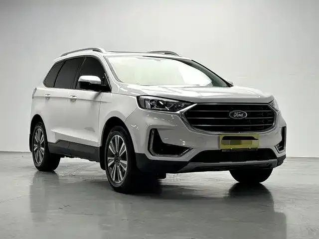 Ford Edge — Фото автомобиля 3