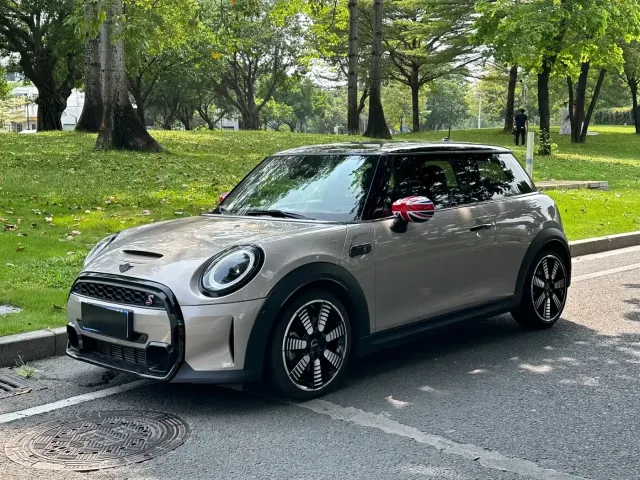 Фотография автомобиля — MINI Hatch
