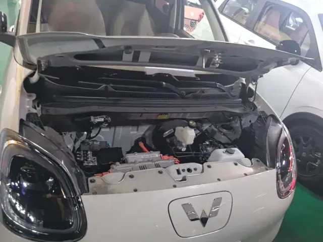 Wuling Hongguang Mini EV — Фото автомобиля 19