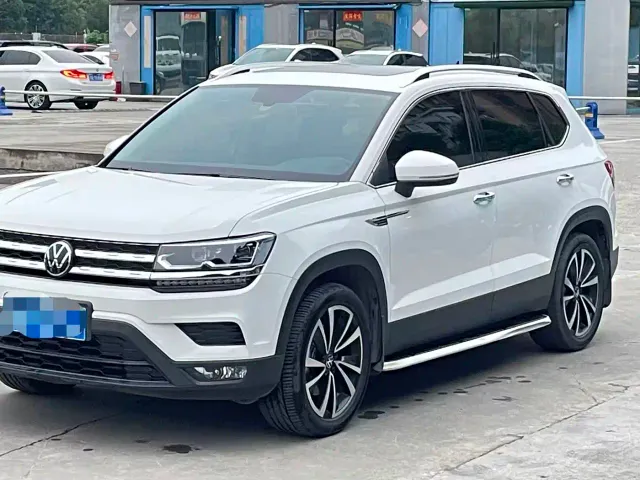 Фотография автомобиля — Volkswagen Tharu