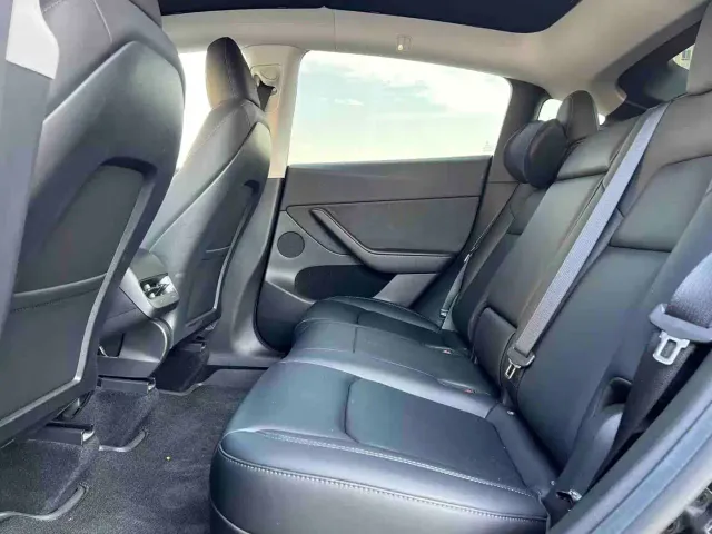 Tesla Model Y — Фото автомобиля 9