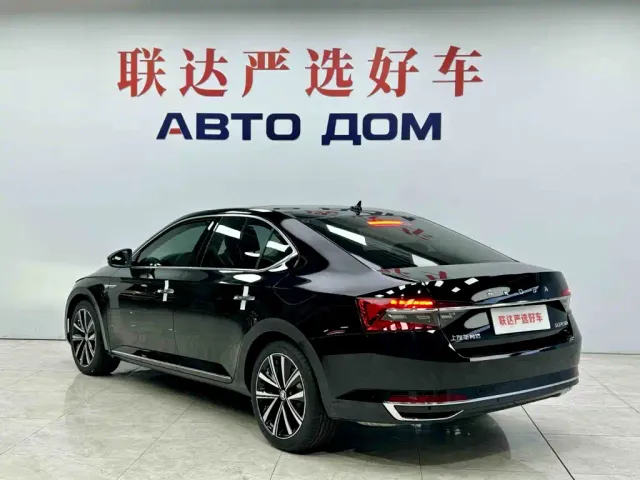 Skoda Superb — Фото автомобиля 5