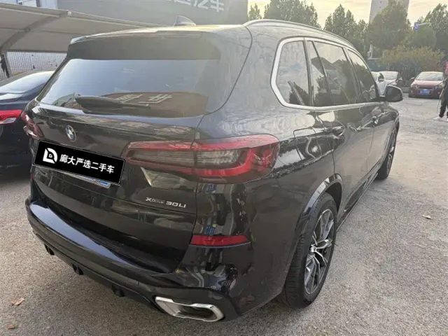BMW X5 — Фото автомобиля 4