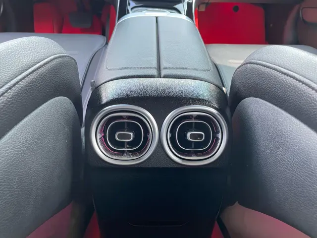Mercedes-Benz C-Class — Фото автомобиля 21