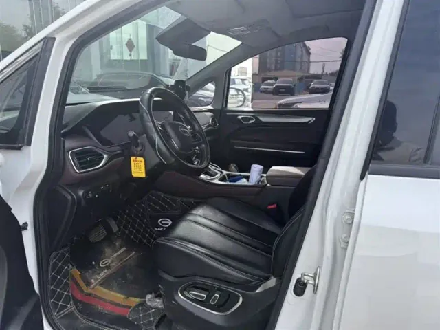 GAC Trumpchi M6 — Фото автомобиля 4