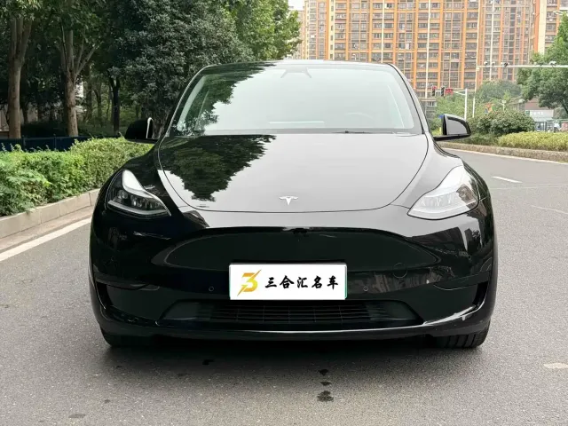 Tesla Model Y 2022 Facelift Rear-Wheel Drive Version — Фото автомобиля 2