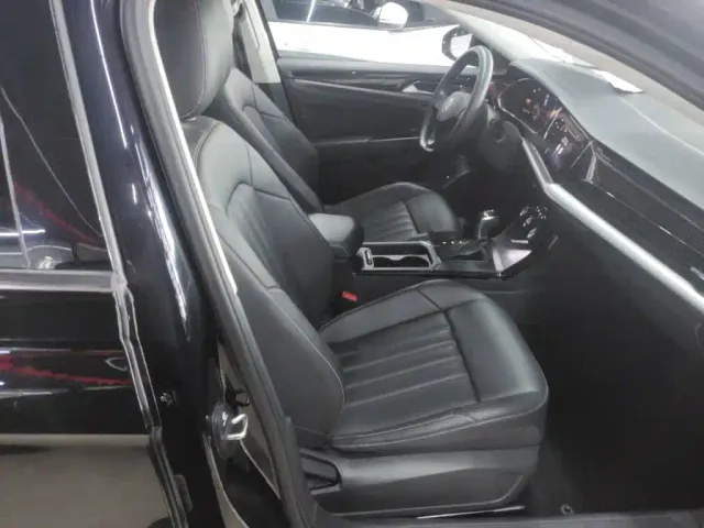 Volkswagen Passat — Фото автомобиля 24