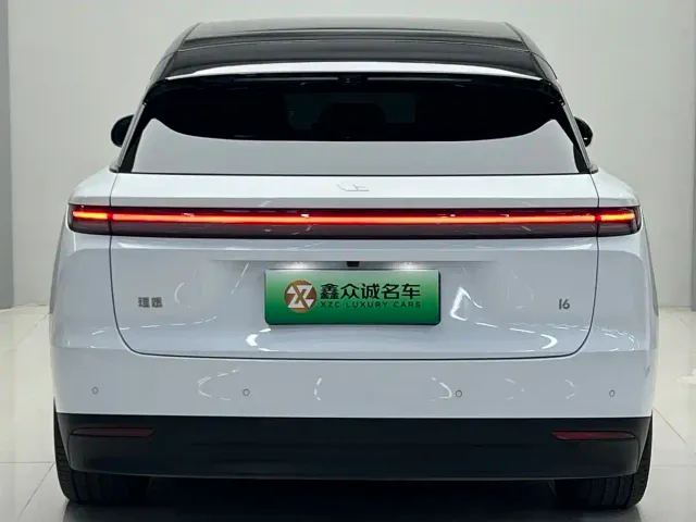 Li Auto i6 — Фото автомобиля 4