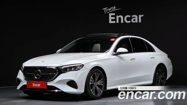 Mercedes-Benz E-Class — Фото автомобиля 3