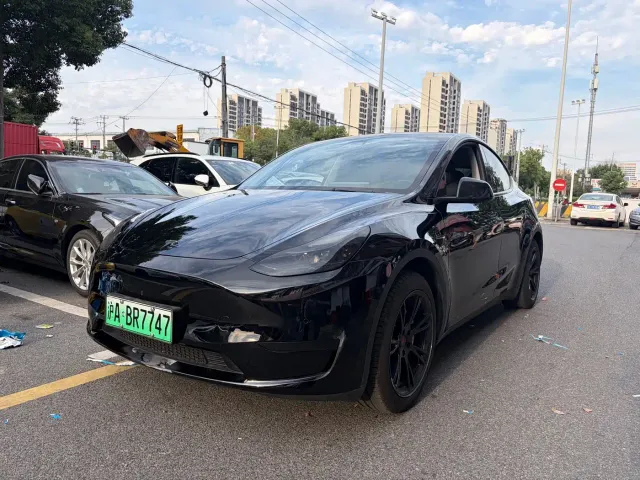 Фотография автомобиля — Tesla Model Y