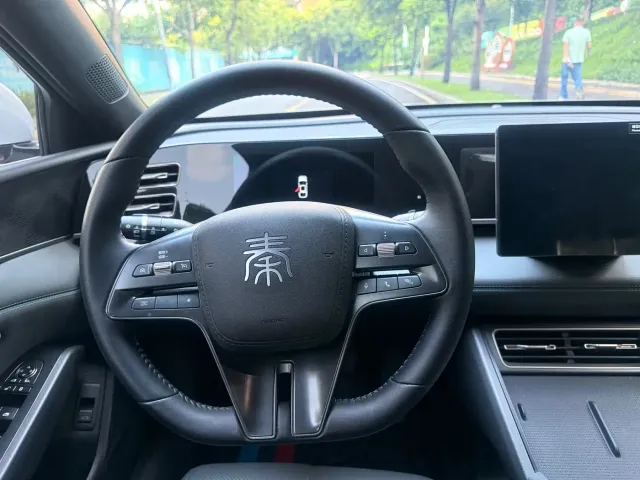 BYD Qin L — Фото автомобиля 23