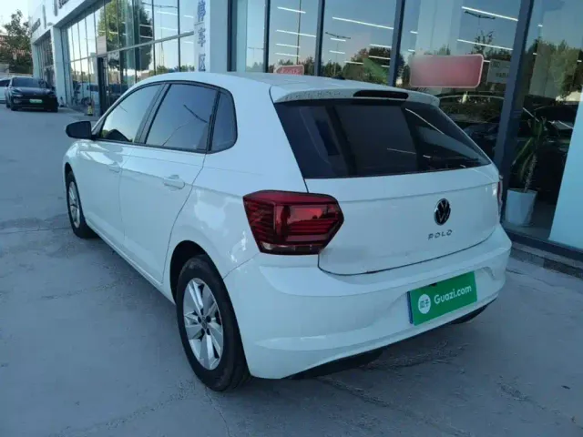 Volkswagen Polo — Фото автомобиля 4