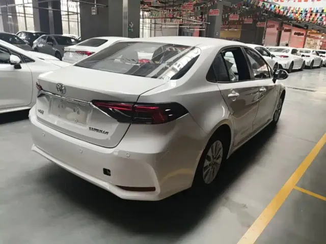 Toyota Corolla — Фото автомобиля 6