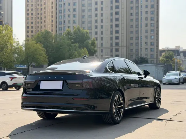 Volvo S90 — Фото автомобиля 19