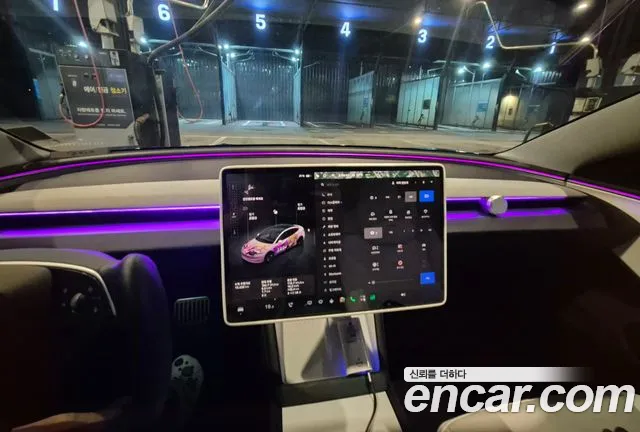 Tesla Model 3 — Фото автомобиля 9