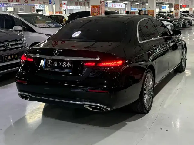 Mercedes-Benz E-Class — Фото автомобиля 7