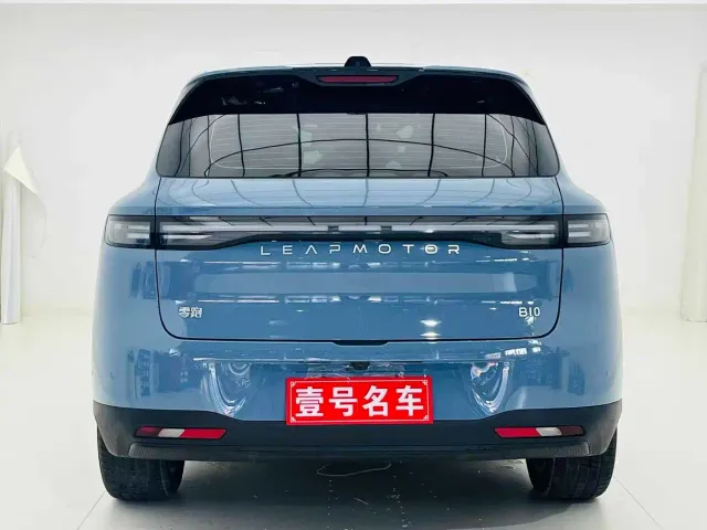 Leapmotor B10 — Фото автомобиля 5