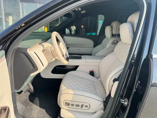 Li Auto L8 — Фото автомобиля 4
