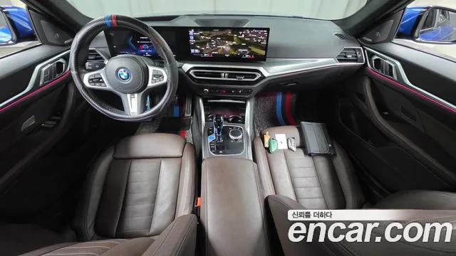 BMW i4 — Фото автомобиля 5
