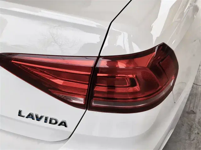 Volkswagen Lavida — Фото автомобиля 7