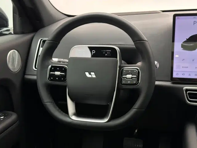 Li Auto L7 — Фото автомобиля 12