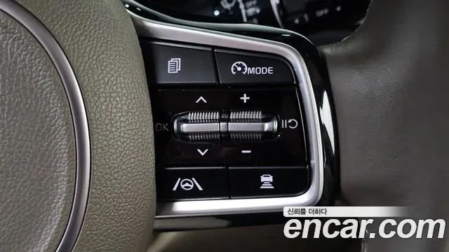 Kia Carnival Generation 4 — Фото автомобиля 16