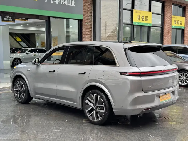 Li Auto L8 — Фото автомобиля 6