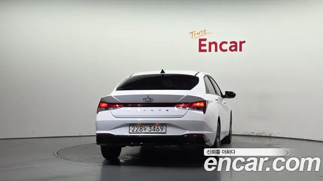 Hyundai AVANTE Avante (CN7) — Фото автомобиля 4