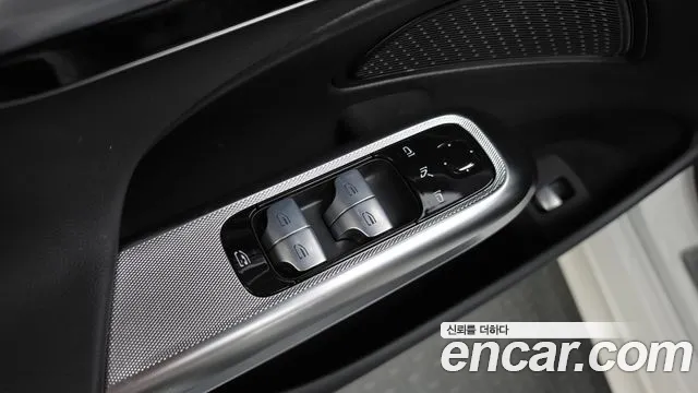 Mercedes-Benz E-Class — Фото автомобиля 30