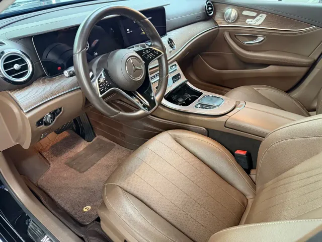 Mercedes-Benz E-Class — Фото автомобиля 2